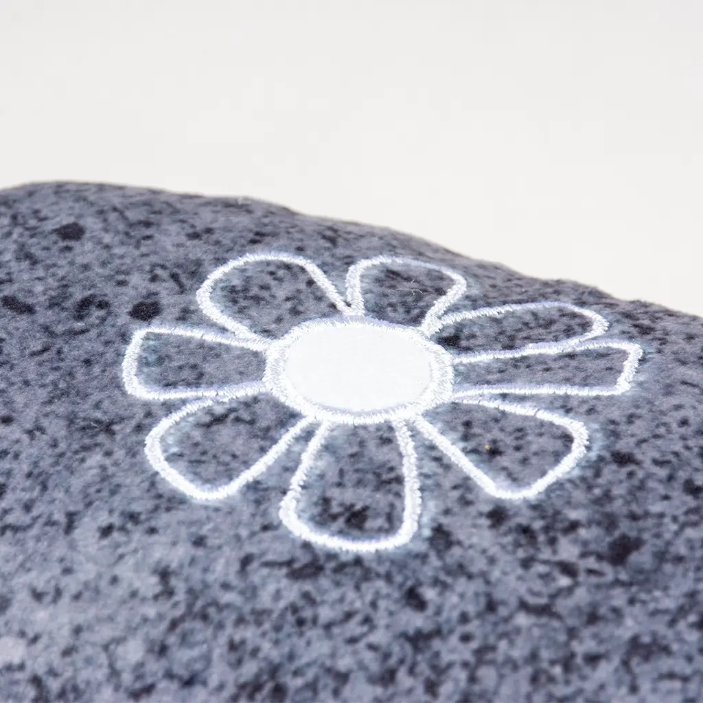 Duvo+ ECO Blossom Kicking Pillow & Catnip 20x11,5x5cm Grey (1).webp