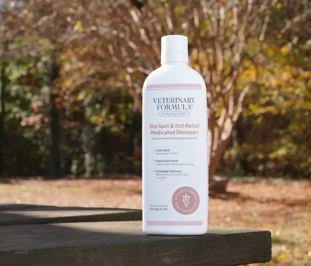 Synergy Labs Veterinary Formula Clinical Care Hot Spot & Itch Relief Medicated Shampoo For Dogs & Cats[Volume - 473ml].webp