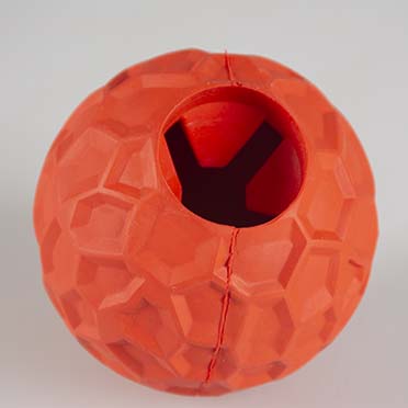 [LR13711] Duvo+ Rubber Hexagon Ball Dispenser Dog Toy 6x6x6cm, Red 