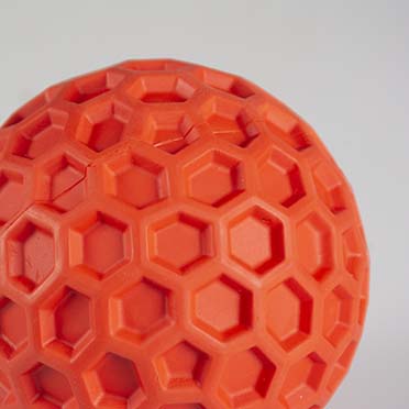 [LR13715] Duvo+ Rubber Hexagon Ball Squeak 8x8x8cm, Red 